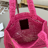 CHLOÉ SUMMER BANANA BAG IN RAFFIA