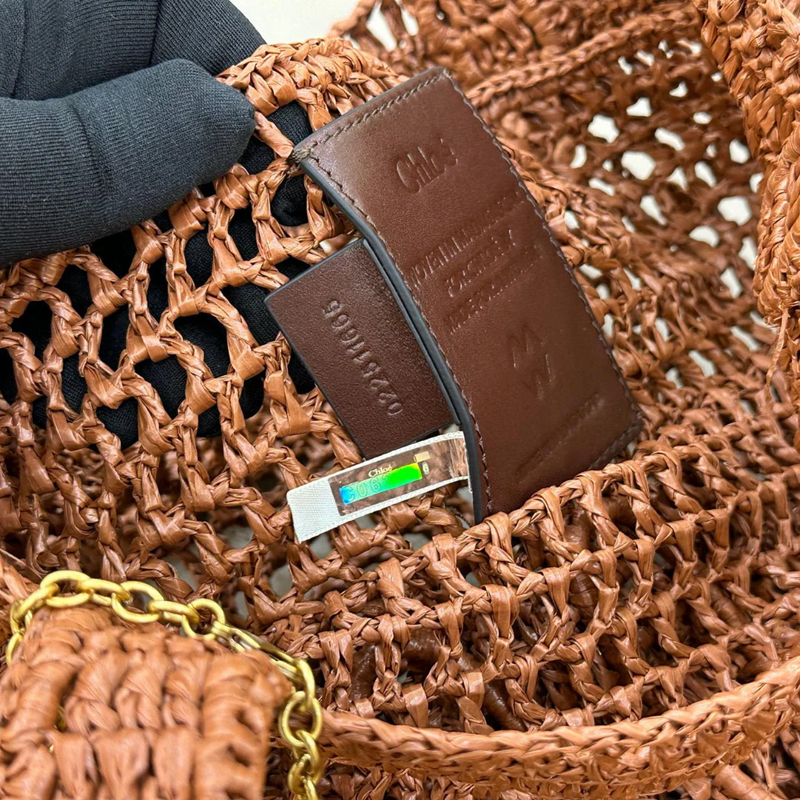 CHLOÉ SUMMER BANANA BAG IN RAFFIA