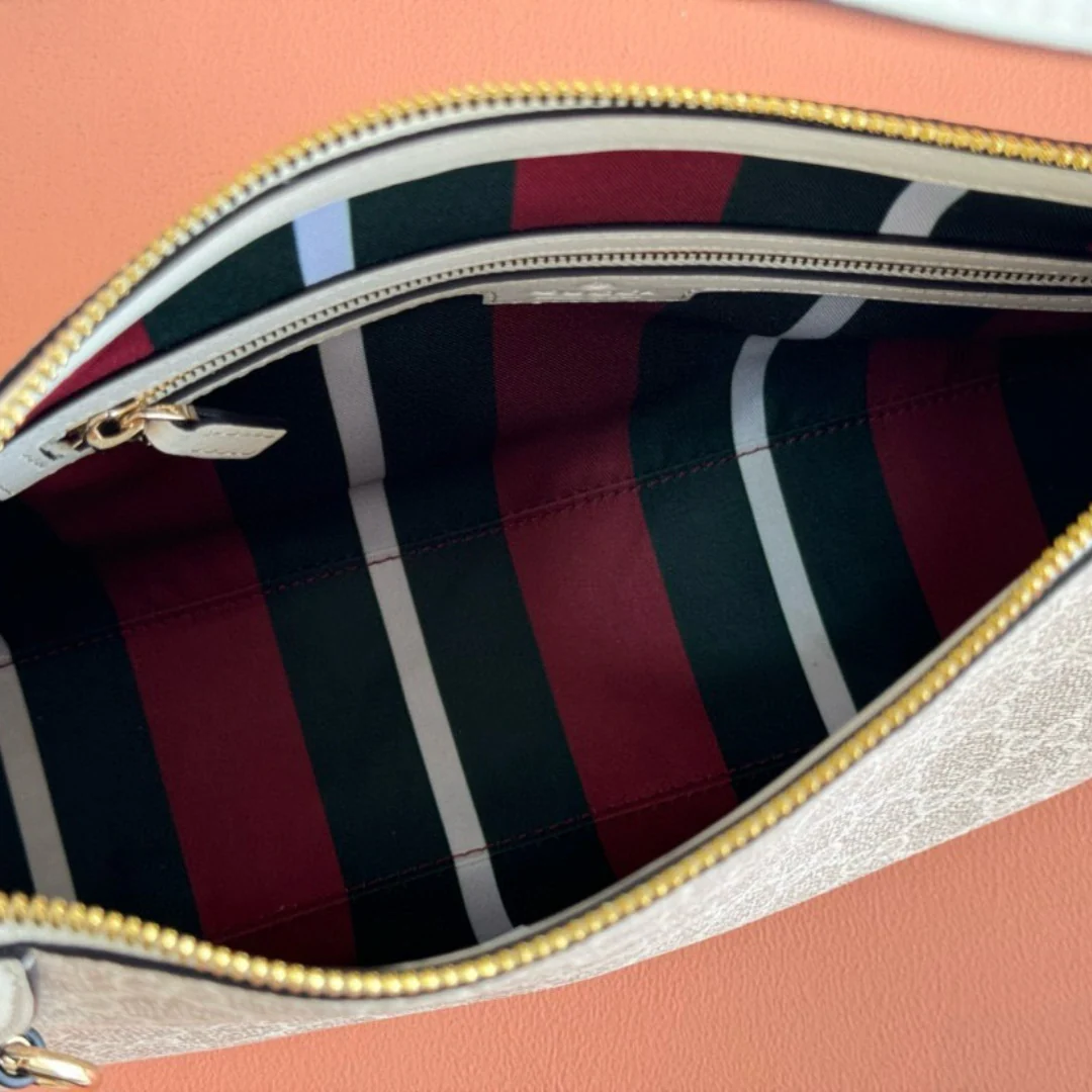 SMALL GG EMBLEM SHOULDER BAG