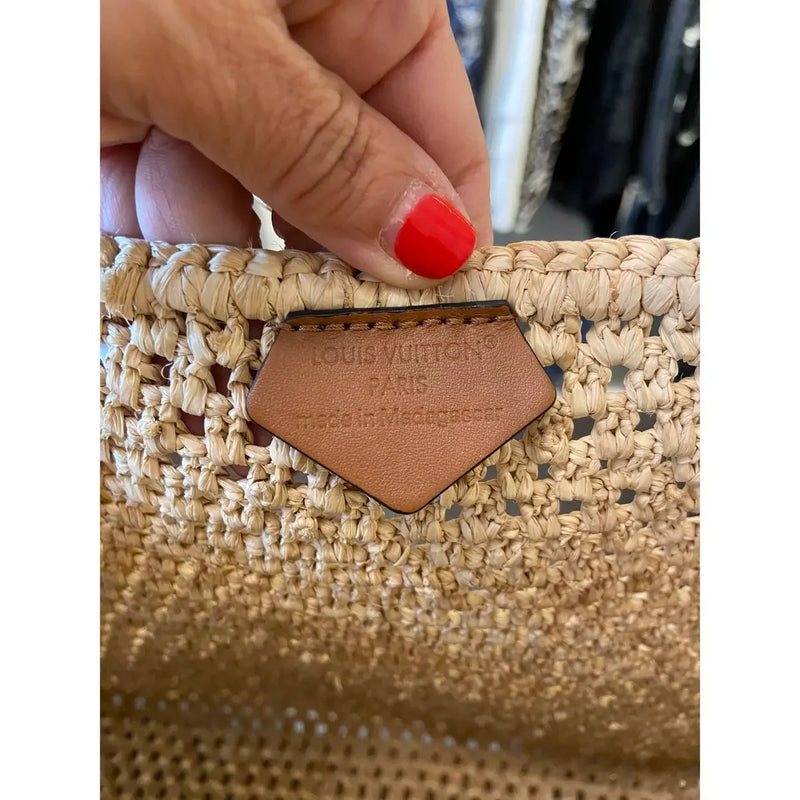 LOUIS VUITTON BY THE POOL RAFFIA ONTHEGO MM M24723