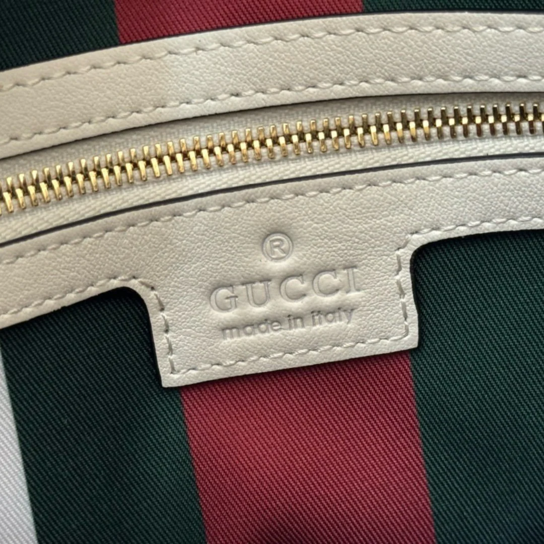 SMALL GG EMBLEM SHOULDER BAG
