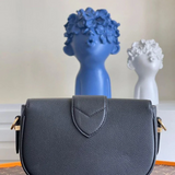 LOUIS VUITTON PONT 9 SOFT MM BAG